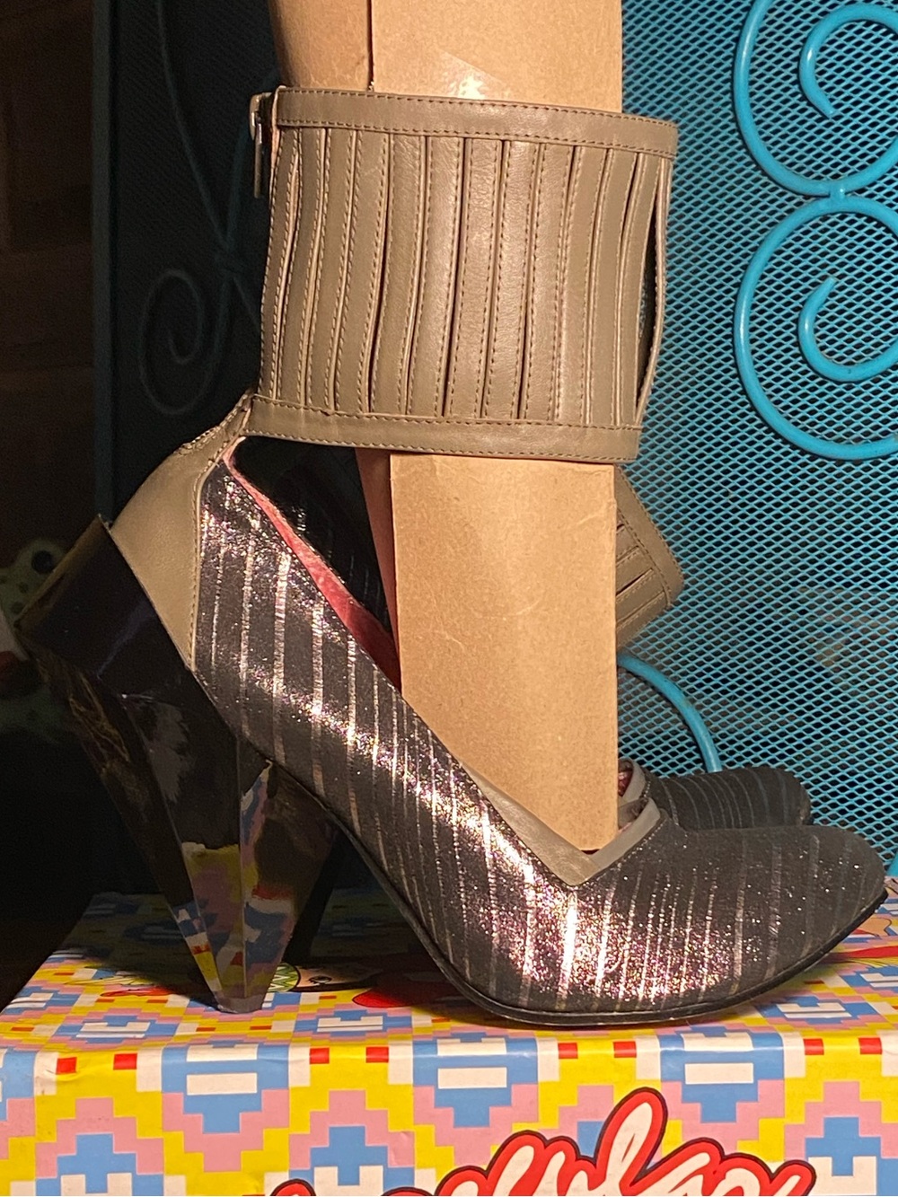 NIB 2009,Irregular Choice WILD RIDE STRIPE ankle cuff pumps,geometric heel,8